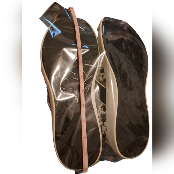 TraQ by Algeria sneakers. Womens size 10 - Picture 15 of 15